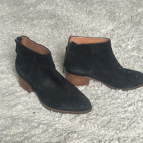 Seychelles Black Suede Ankle Bootie - Picture 4 of 4